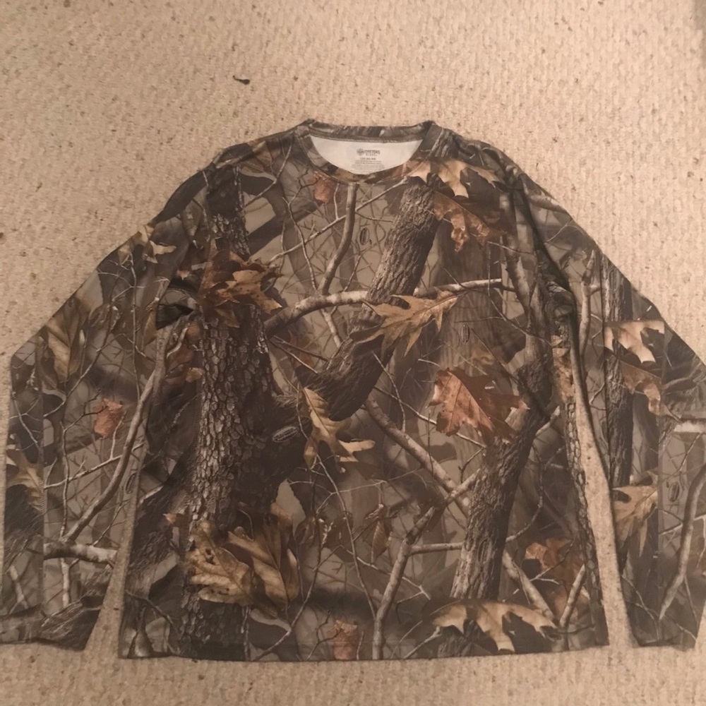 Realtree camouflage performance thermal shirt